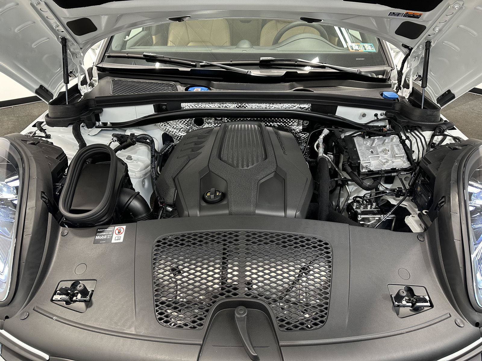 New 2026 Porsche Macan AWD/4WD image 44