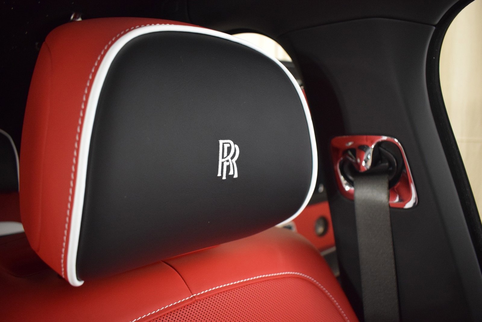 New 2026 Rolls-Royce Cullinan Black Badge image 37