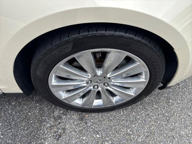 Used 2014 Lincoln MKS AWD w/ Equipment Group 201A image 10