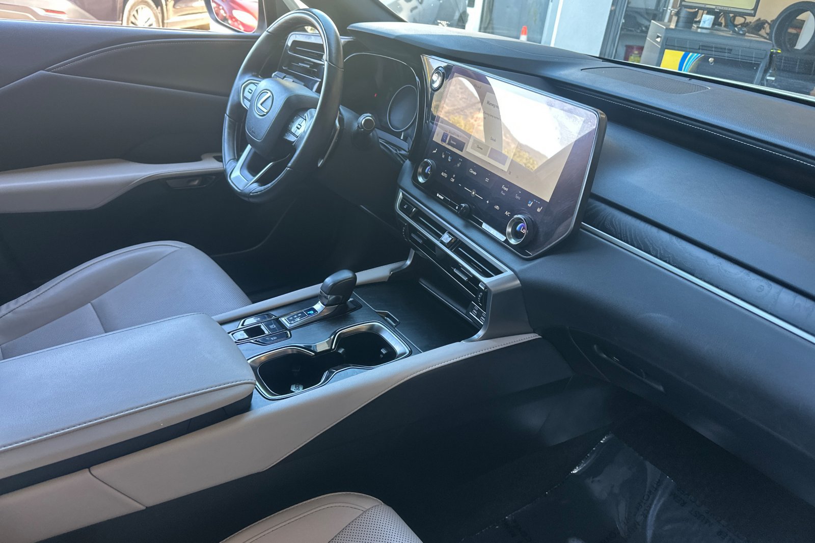 Used 2024 Lexus RX 350 Premium w/ Accessory Package (Z1) FWD image 34