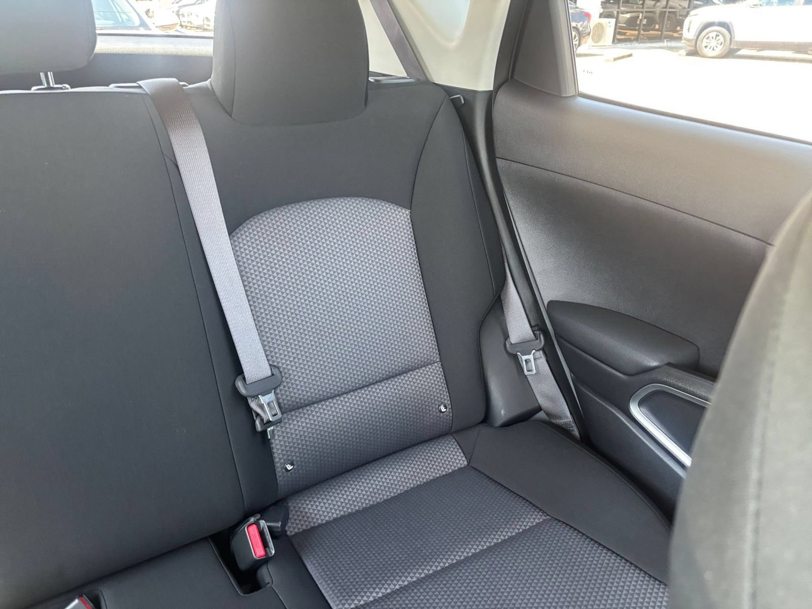 Used 2025 Kia Soul LX w/ LX Technology Package FWD image 29