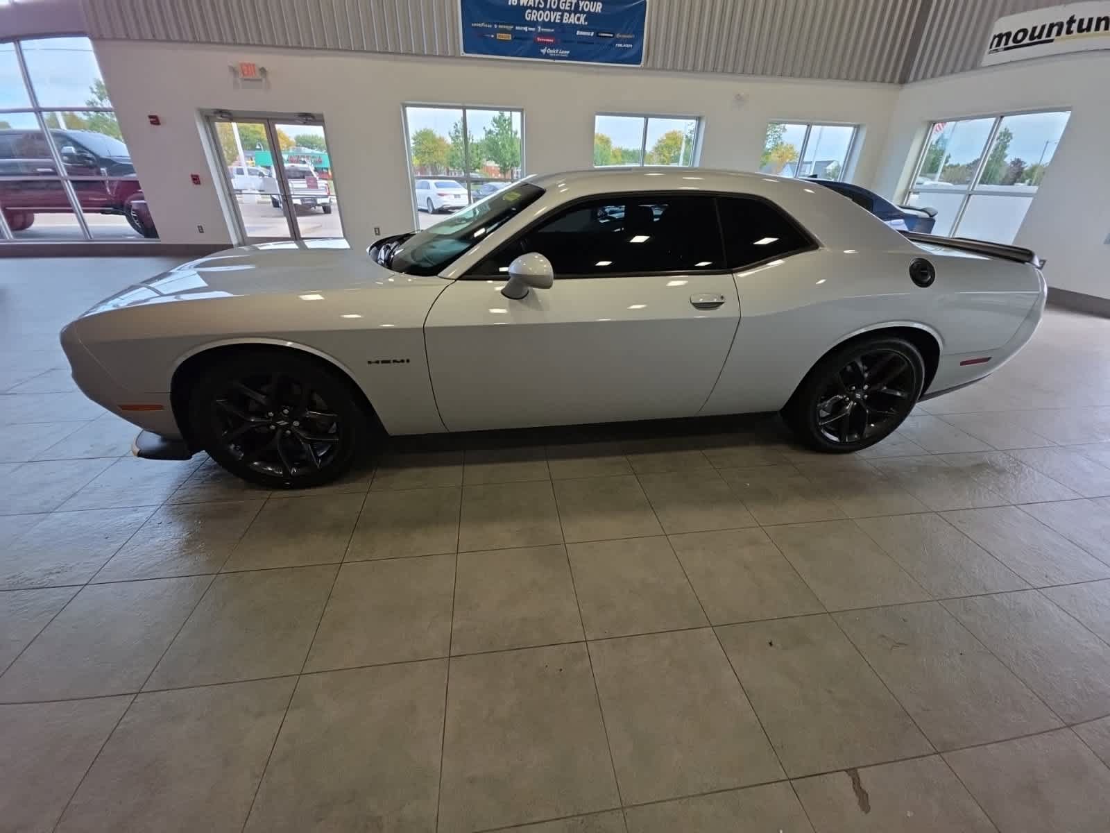 Used 2022 Dodge Challenger R/T w/ Blacktop Package RWD image 21