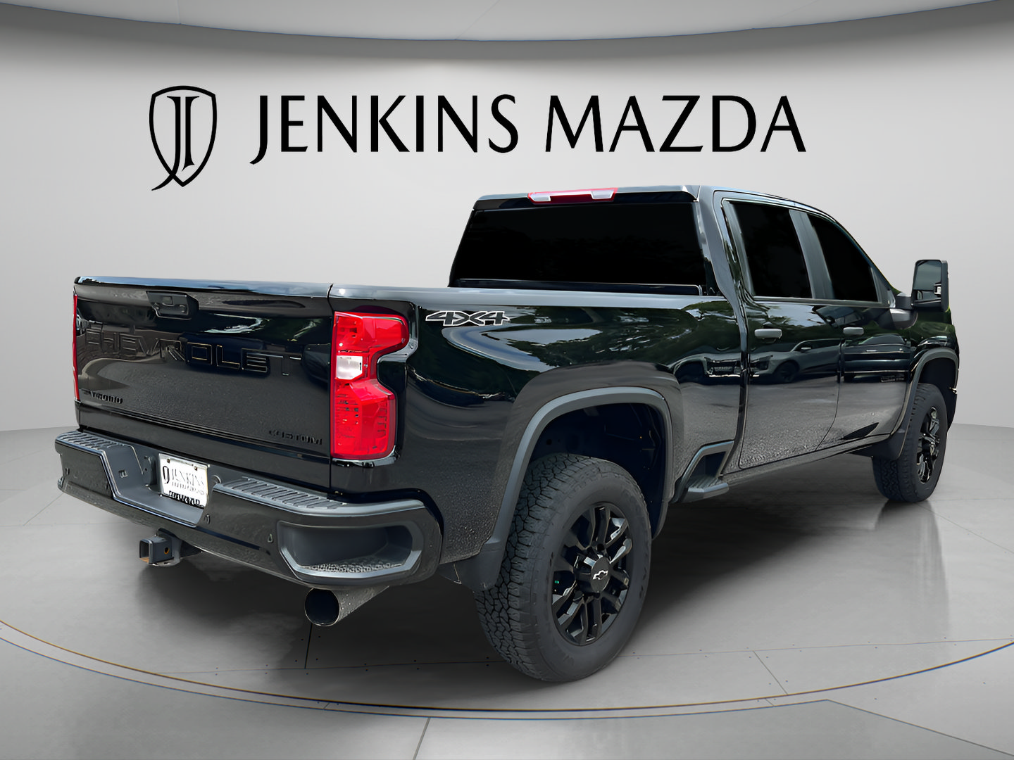 Used 2025 Chevrolet Silverado 2500 Custom w/ Custom Value Package AWD/4WD image 3