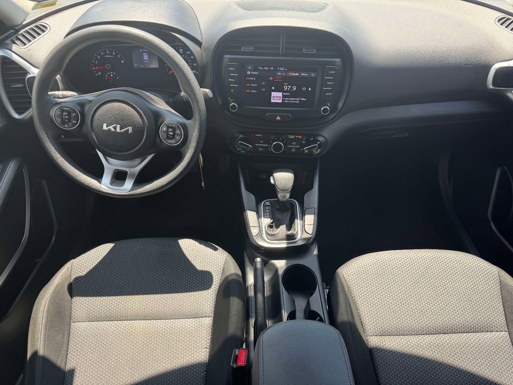 Used 2022 Kia Soul LX w/ Technology Package FWD image 11