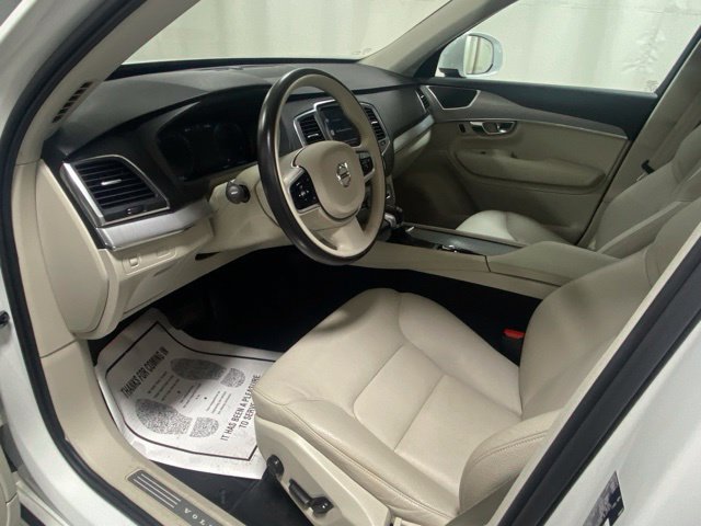 Used 2021 Volvo XC90 T5 Momentum w/ Protection Package AWD/4WD image 10