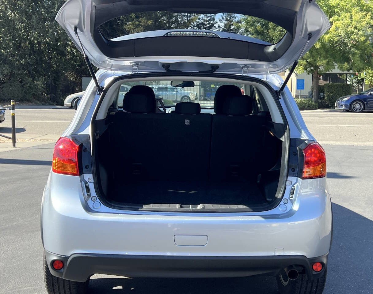 Used 2016 Mitsubishi Outlander Sport ES image 6