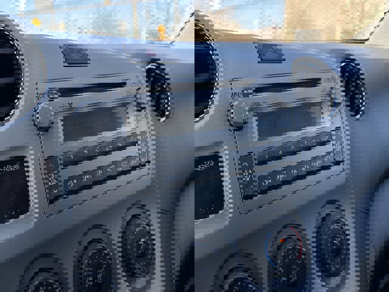 Used 2011 Toyota Matrix S image 18