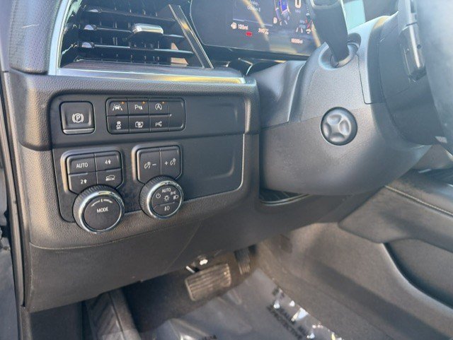 Used 2025 Chevrolet Tahoe Premier AWD/4WD image 15