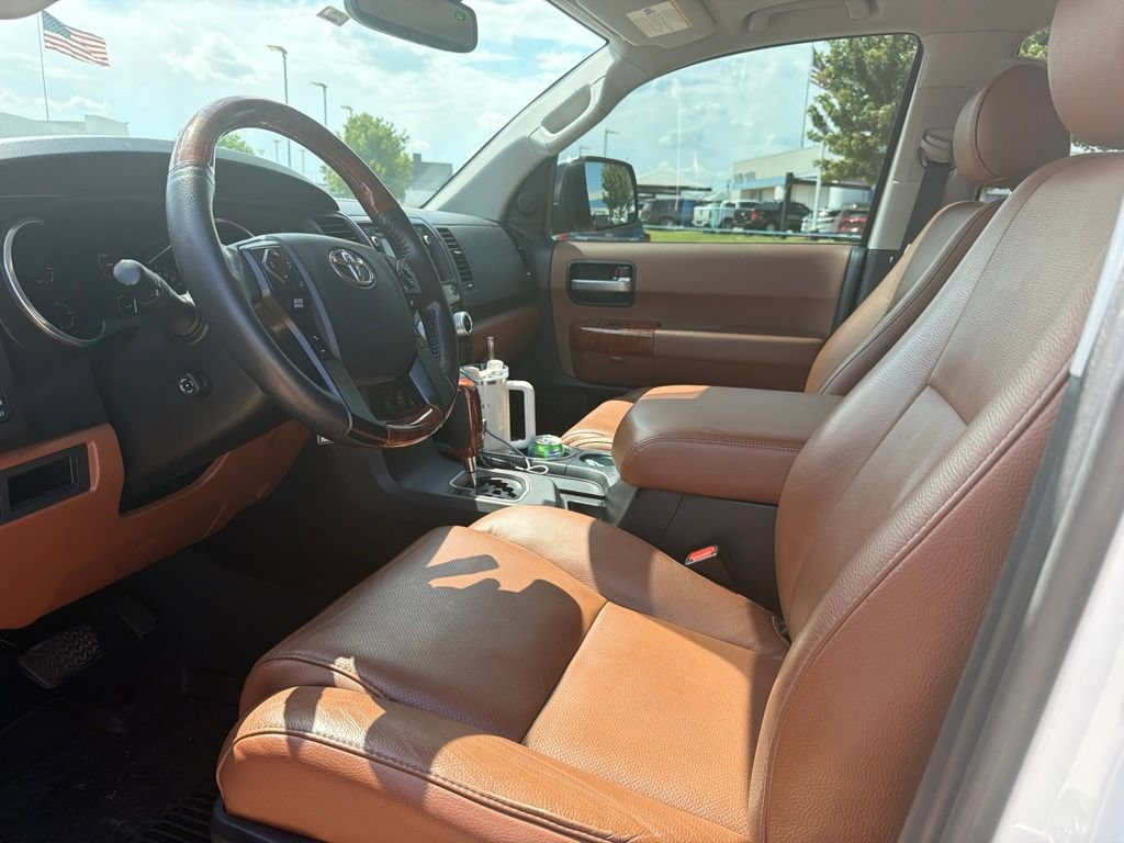 Used 2019 Toyota Sequoia Platinum AWD/4WD image 7