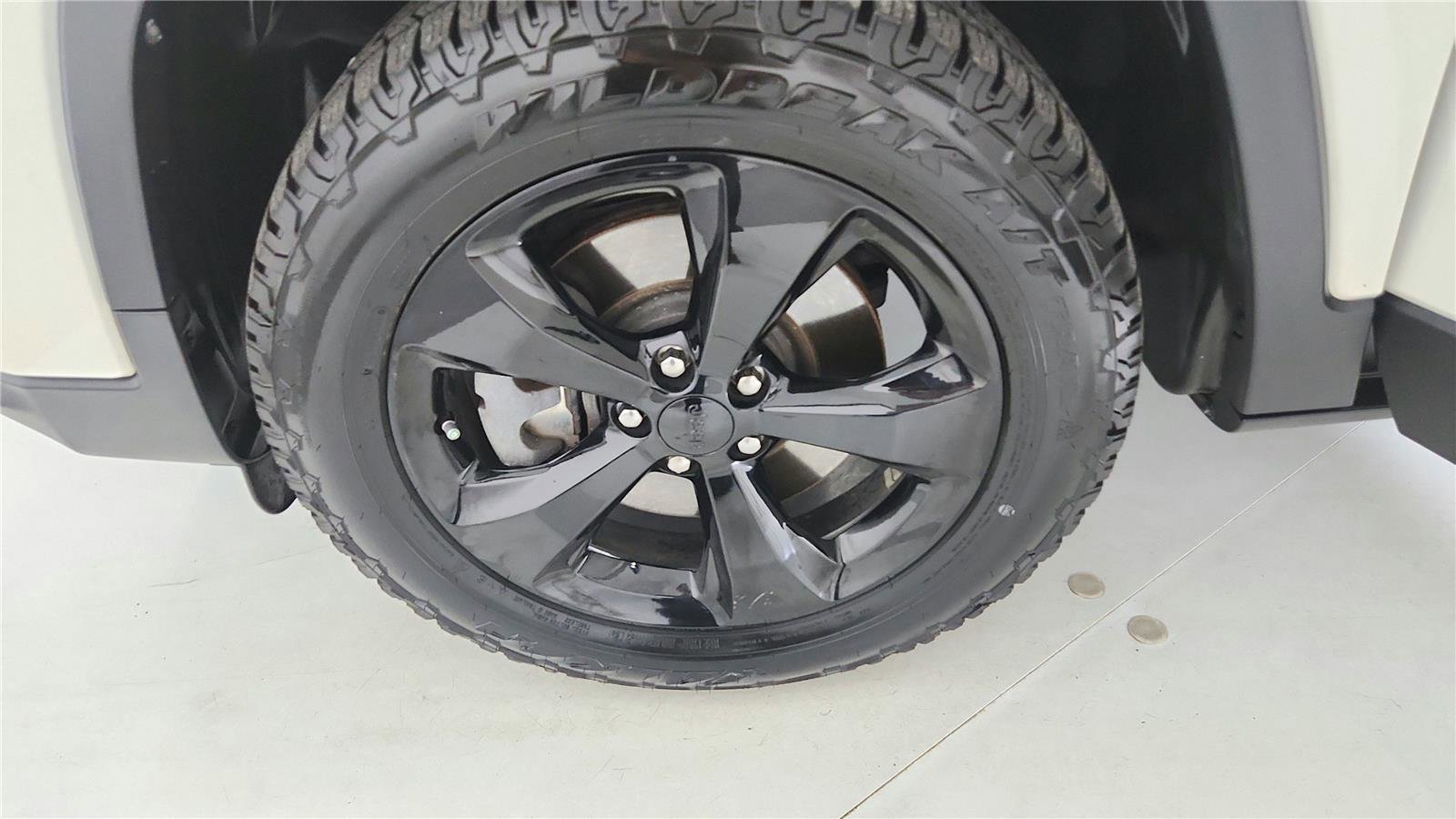 Used 2019 Jeep Cherokee Latitude Plus AWD/4WD image 28