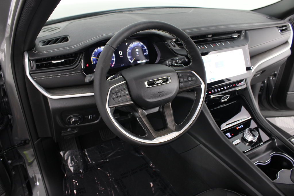 New 2027 Jeep Grand Cherokee 4WD image 8