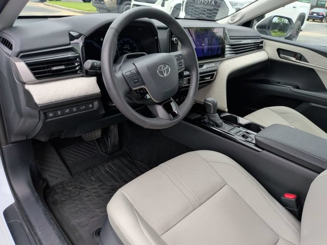 Used 2025 Toyota Camry XLE FWD image 17