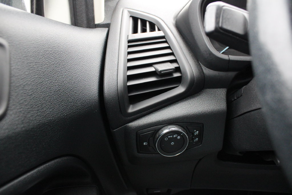 Used 2018 Ford EcoSport Titanium FWD image 9