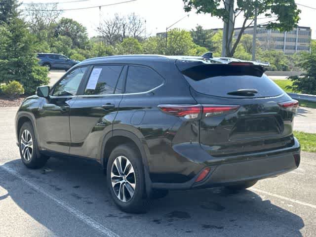 Used 2024 Toyota Highlander XLE AWD/4WD image 23