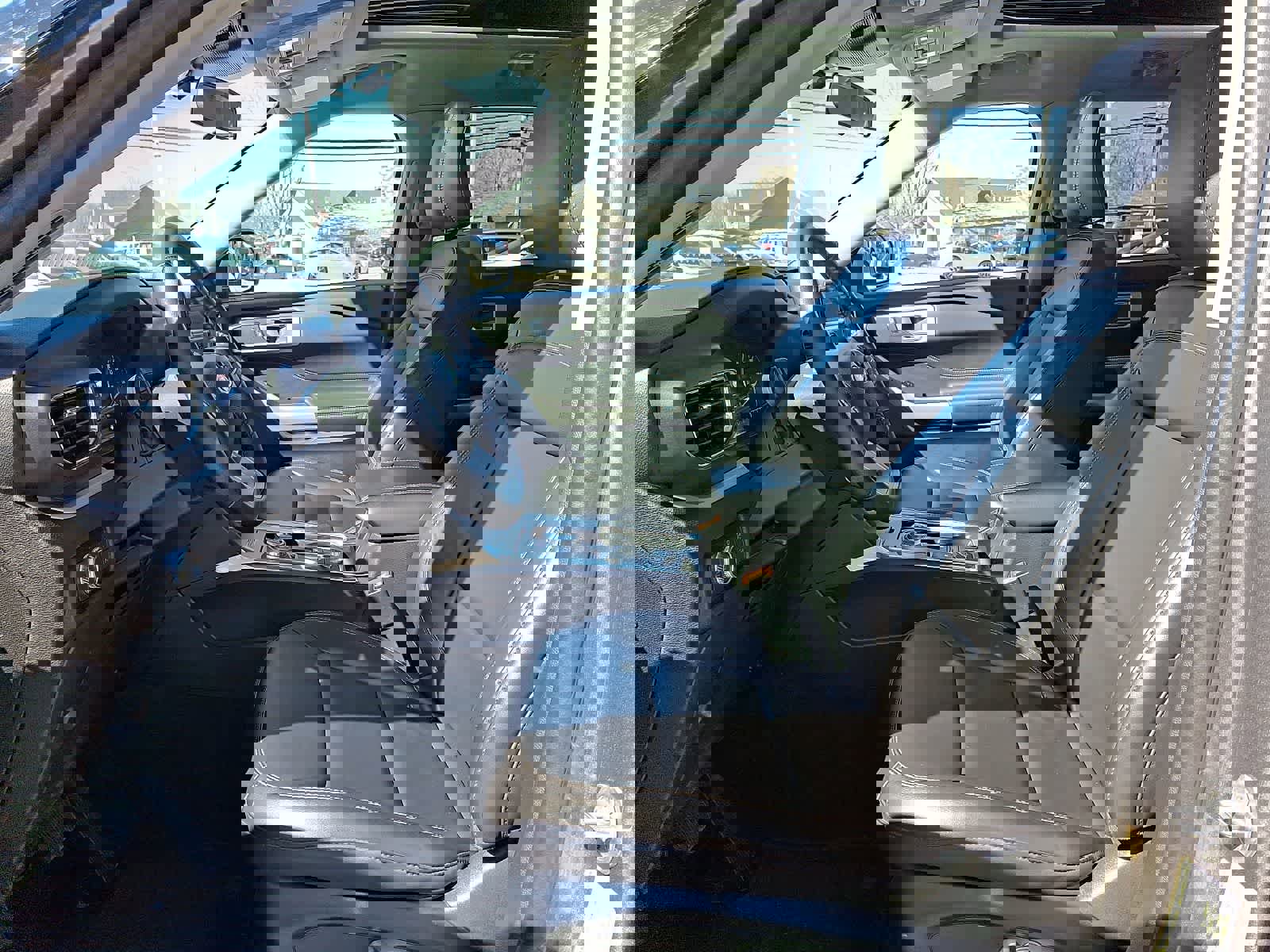 Used 2023 Ford Explorer XLT w/ Equipment Group 202A image 15