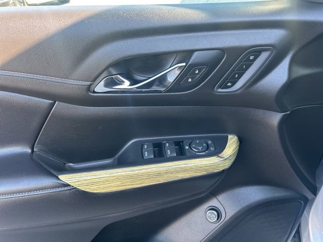 Used 2019 GMC Acadia Denali image 13