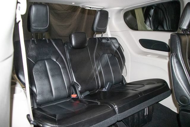 Used 2024 Chrysler Pacifica Touring-L FWD image 20
