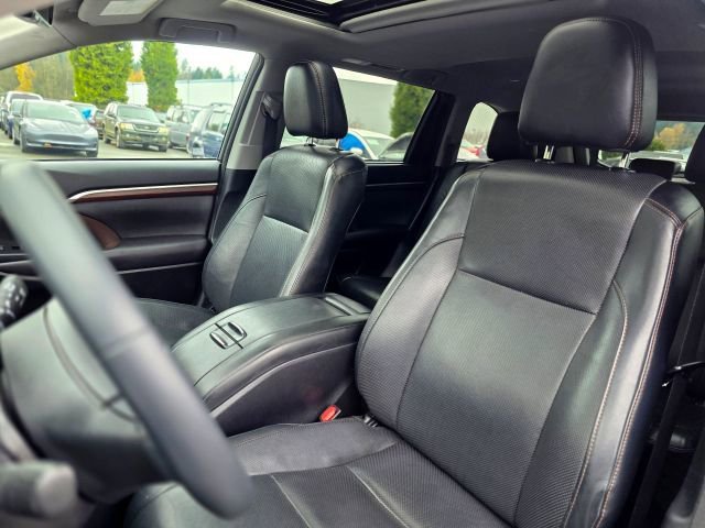Used 2016 Toyota Highlander Limited Platinum image 26