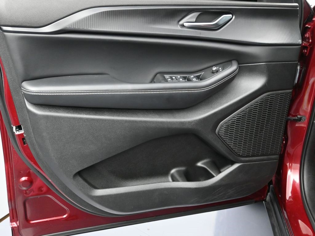 Used 2024 Jeep Grand Cherokee L Altitude image 10