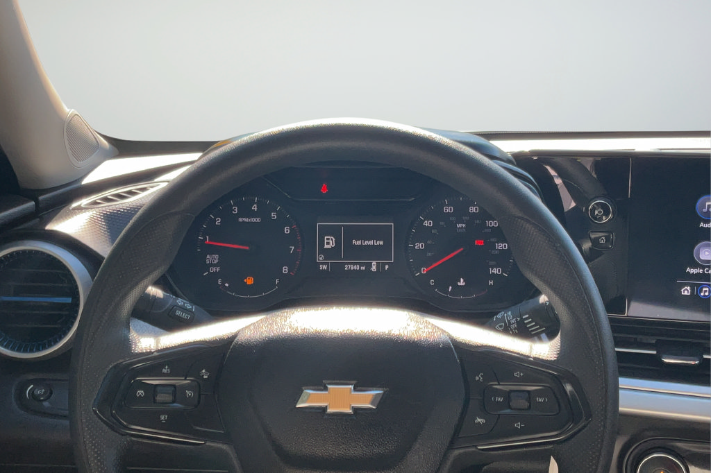 Used 2025 Chevrolet Trax LS w/ Driver Confidence Package FWD image 13