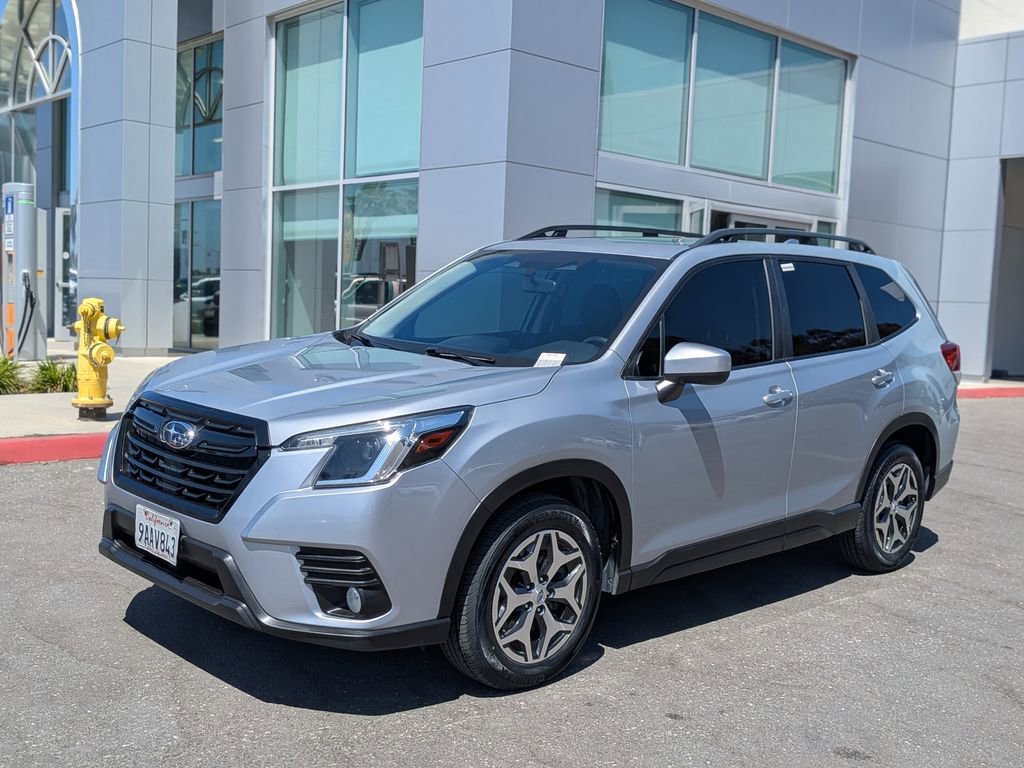 Used 2022 Subaru Forester Premium AWD/4WD image 1