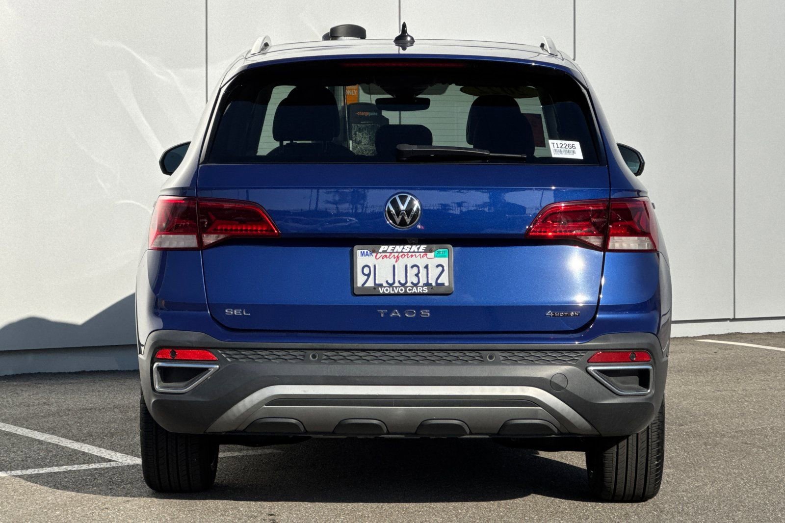 Used 2022 Volkswagen Taos SEL image 4