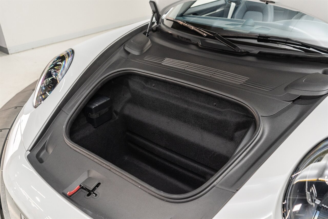 Used 2025 Porsche 911 Carrera w/ Premium Package image 33