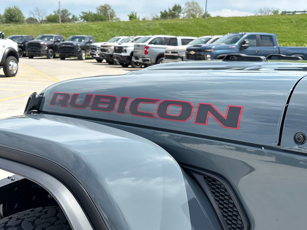 Used 2025 Jeep Wrangler Unlimited Rubicon AWD/4WD image 36