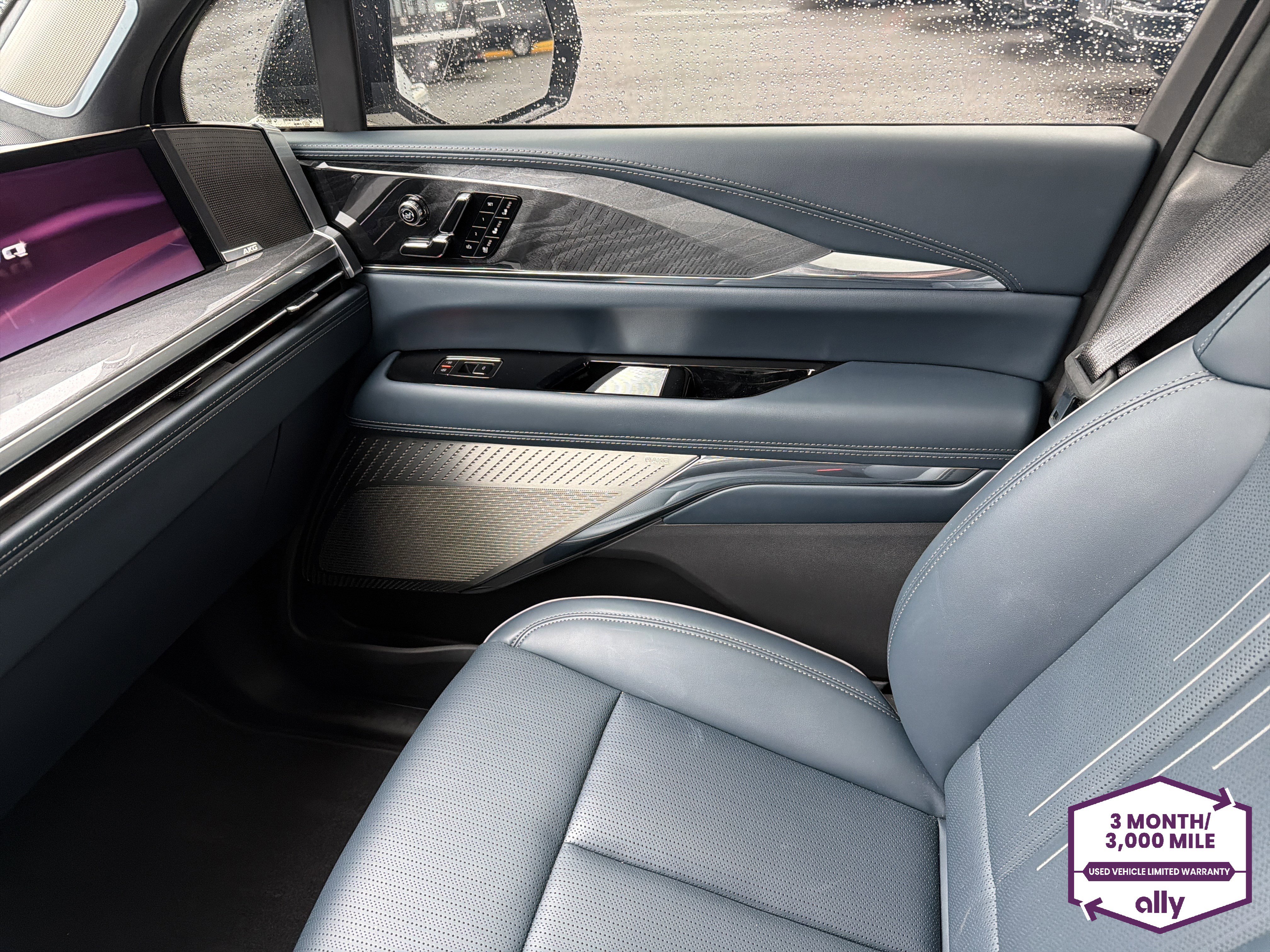 Used 2025 Cadillac Escalade IQ Sport 2 w/ LPO, ONYX Package image 27