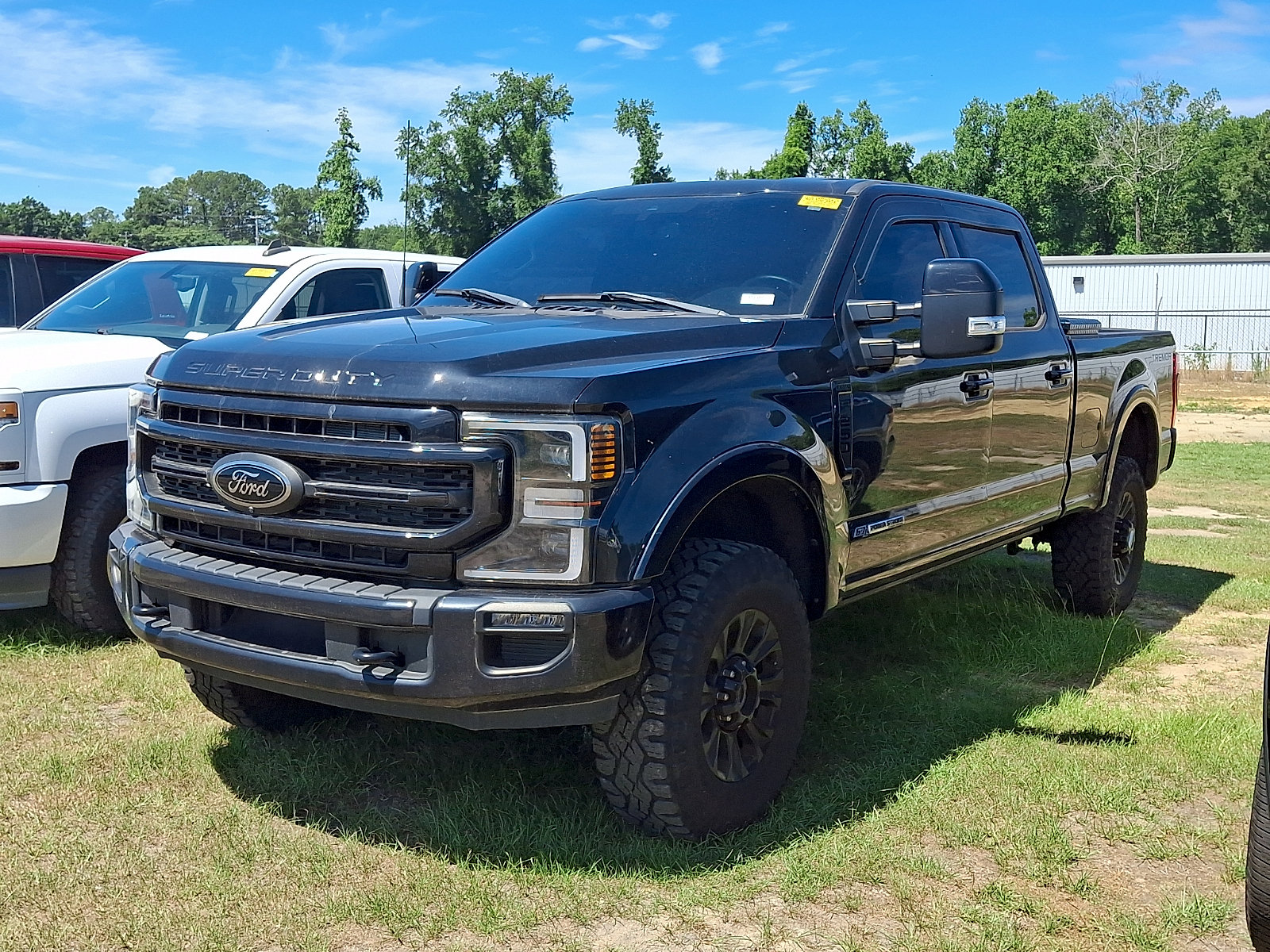 Used 2022 Ford F250 Lariat w/ Tremor Off-Road Package AWD/4WD image 3