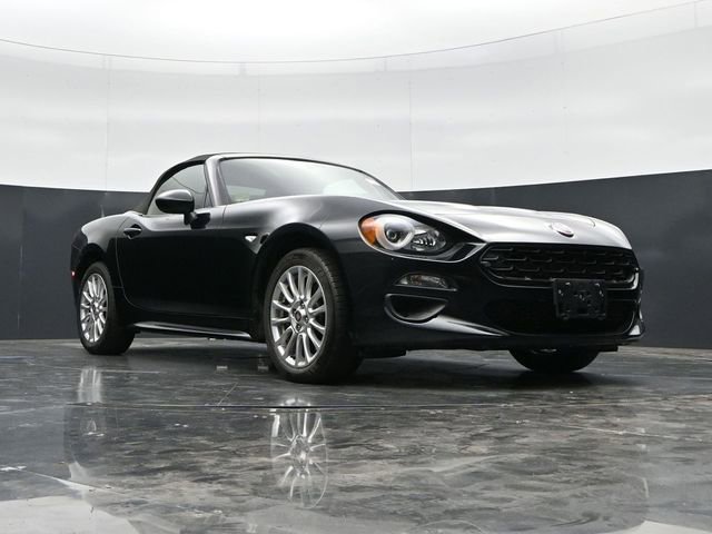 Used 2018 FIAT 124 Spider Classica w/ Technology Group RWD image 28