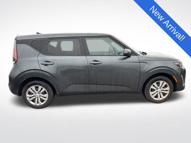 Used 2024 Kia Soul LX image 8