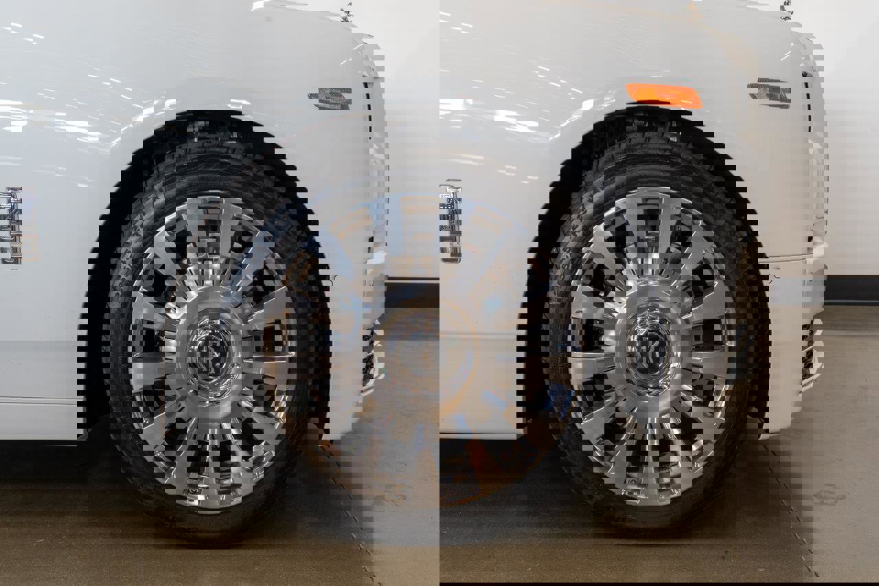 Used 2022 Rolls-Royce Phantom Sedan w/ The Phantom Package image 28