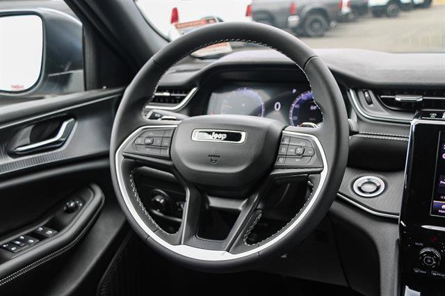 New 2025 Jeep Grand Cherokee Laredo image 14