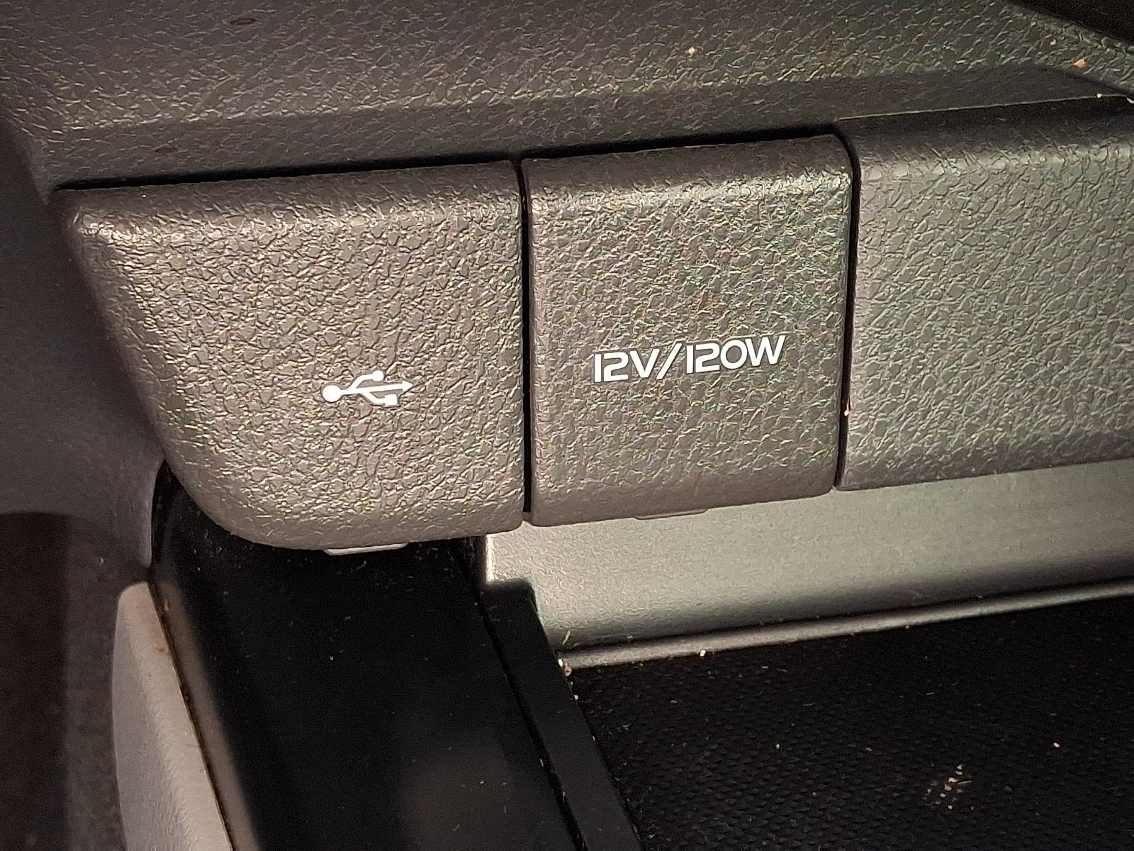 Used 2020 Toyota Camry SE w/ Blackout Package FWD image 25