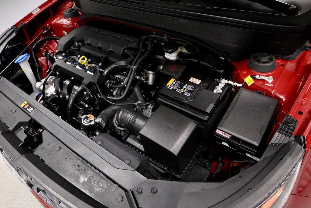 Certified 2025 Hyundai Venue SEL image 21