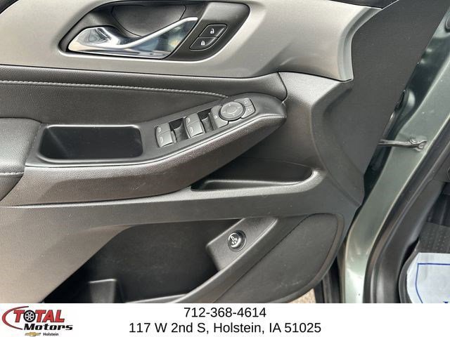 Used 2023 Chevrolet Traverse LT FWD image 11