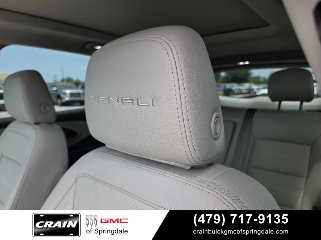 Used 2024 GMC Terrain Denali w/ Denali Premium Package AWD/4WD image 22