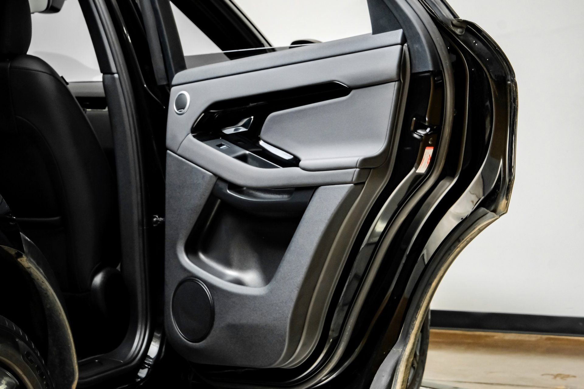 Used 2024 Land Rover Range Rover Evoque S image 44