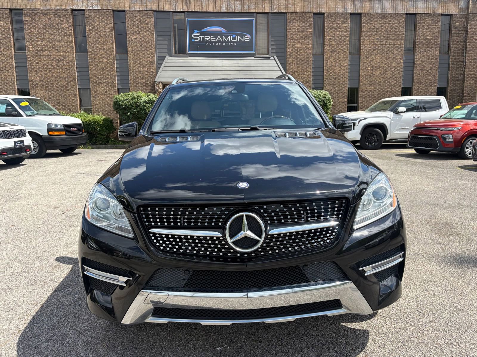 Used 2015 Mercedes-Benz ML 400 4MATIC image 2