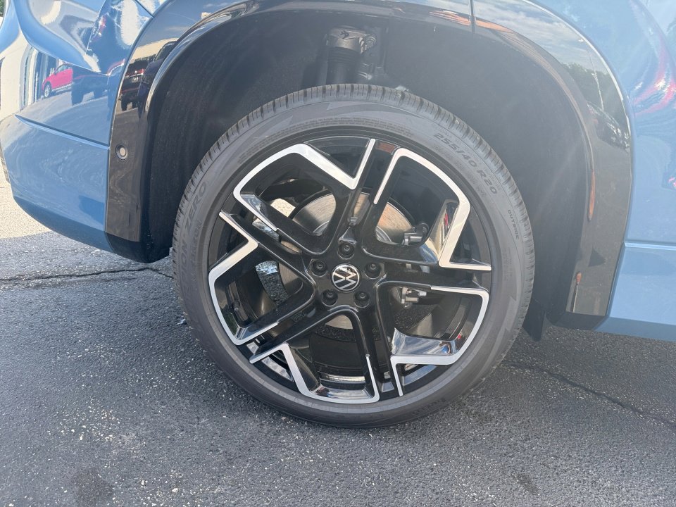 New 2026 Volkswagen Tiguan SEL R-Line AWD/4WD image 23
