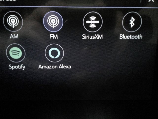 Used 2023 Chevrolet Traverse RS image 38