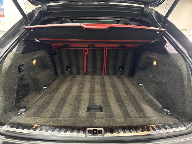 Used 2017 Bentley Bentayga image 14