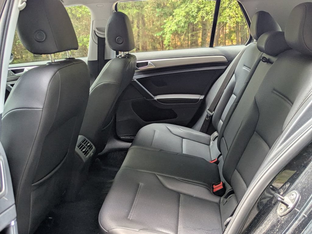 Used 2016 Volkswagen Golf SE FWD image 16