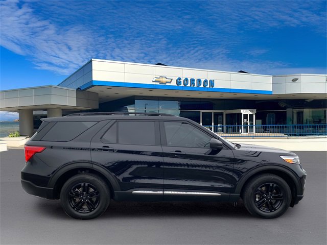 Used 2022 Ford Explorer XLT w/ Equipment Group 202A image 5