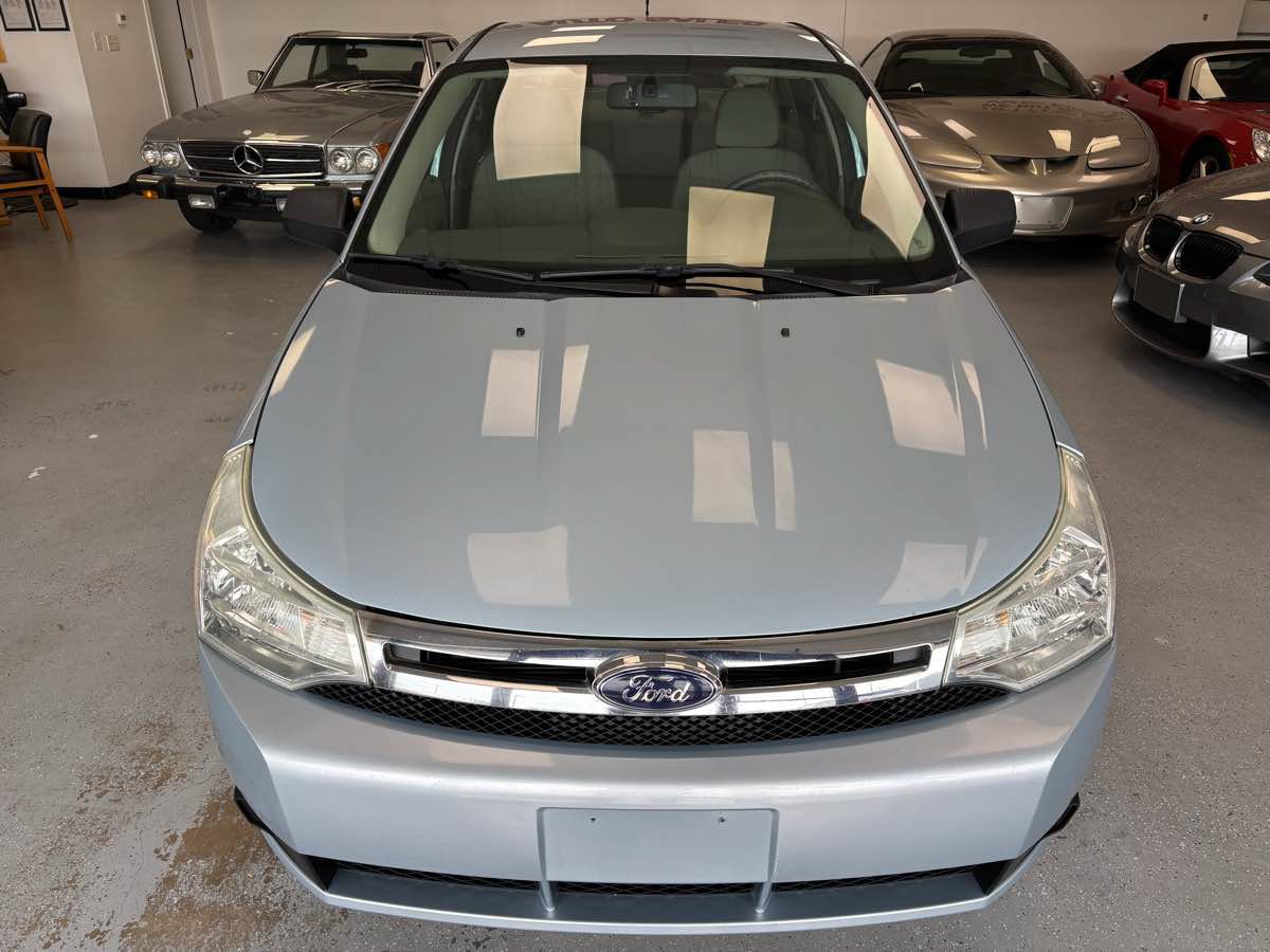 Used 2008 Ford Focus SE FWD image 2