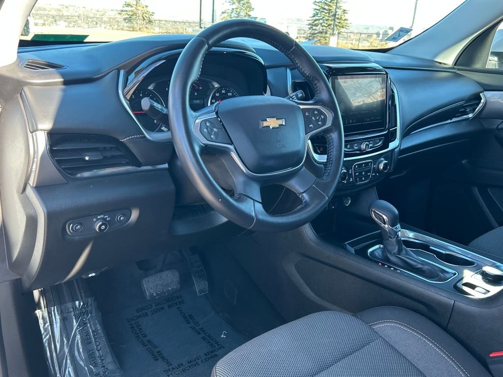 Used 2021 Chevrolet Traverse LT image 8