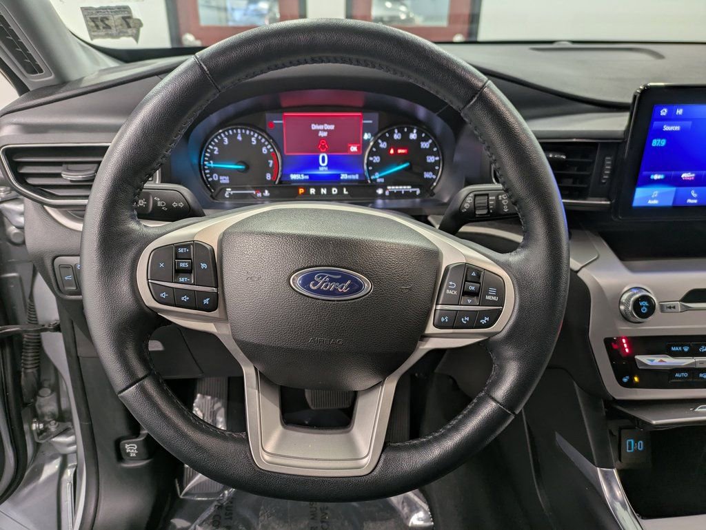 Used 2022 Ford Explorer XLT w/ Equipment Group 202A image 19