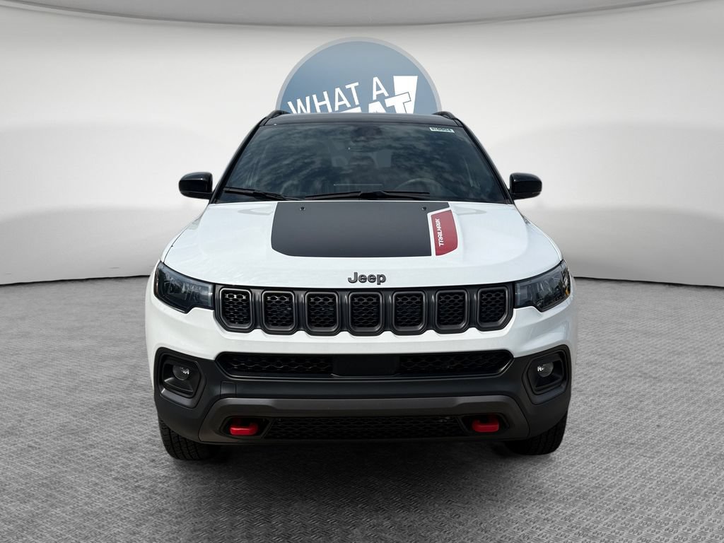 Used 2023 Jeep Compass Trailhawk w/ Trailhawk Convenience Group AWD/4WD image 9