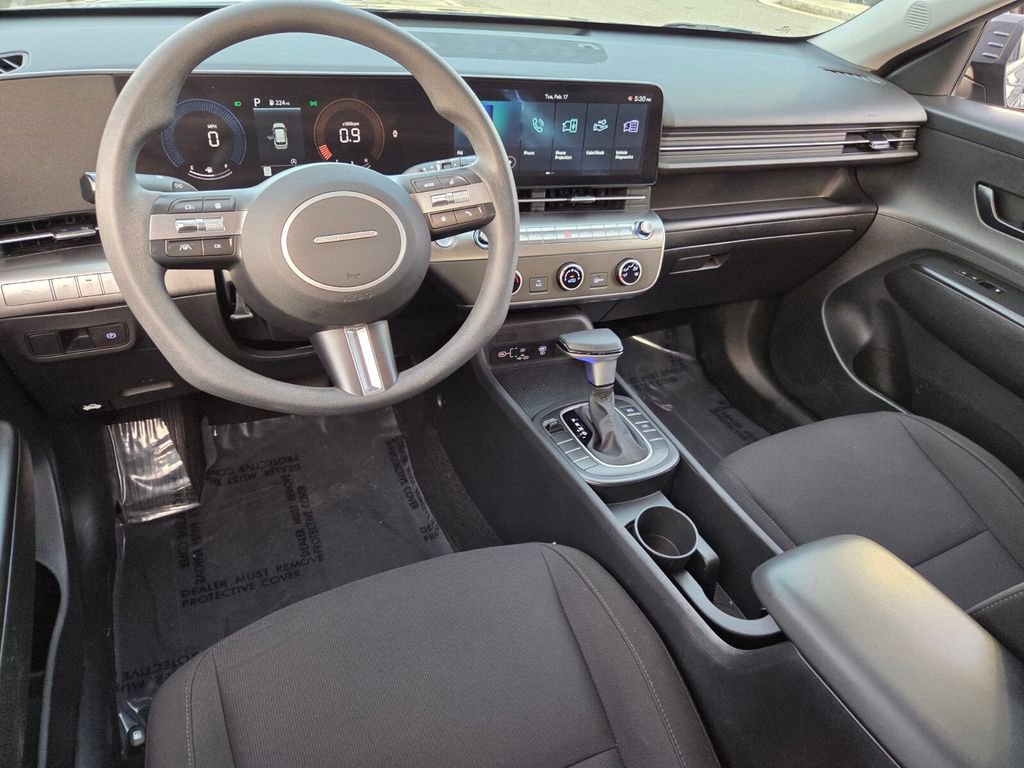Used 2025 Hyundai Kona SE image 7